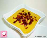   Crema de verduras con crujiente de jamón 