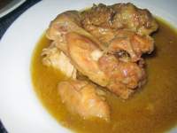   Conejo en salsa dulce con ensalada