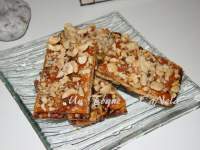   CROCANTE DE TOFFEE Y AVELLANAS CON GALLETAS SALADAS 