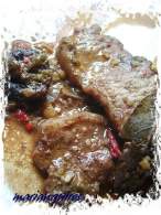   LOMO DE CIERVO CON FRUTOS SECOS Y SALSA DE CHOCOLATE