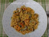   Fideuà con langostinos, berberechos y almejas