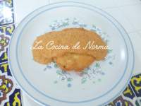   PECHUGAS RELLENAS DE JAMÒN  CON SALSA DE CACAHUATE