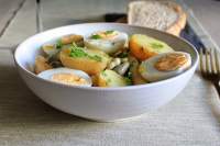   Ensalada templada de patatas y habas