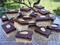   PASTELITOS DE CHOCOLATE, ALMENDRA Y TOFE