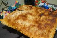 
Coca de hojaldre con chocolate  