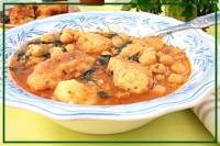   Potaje de garbanzos y espinacas con albóndigas de bacalao